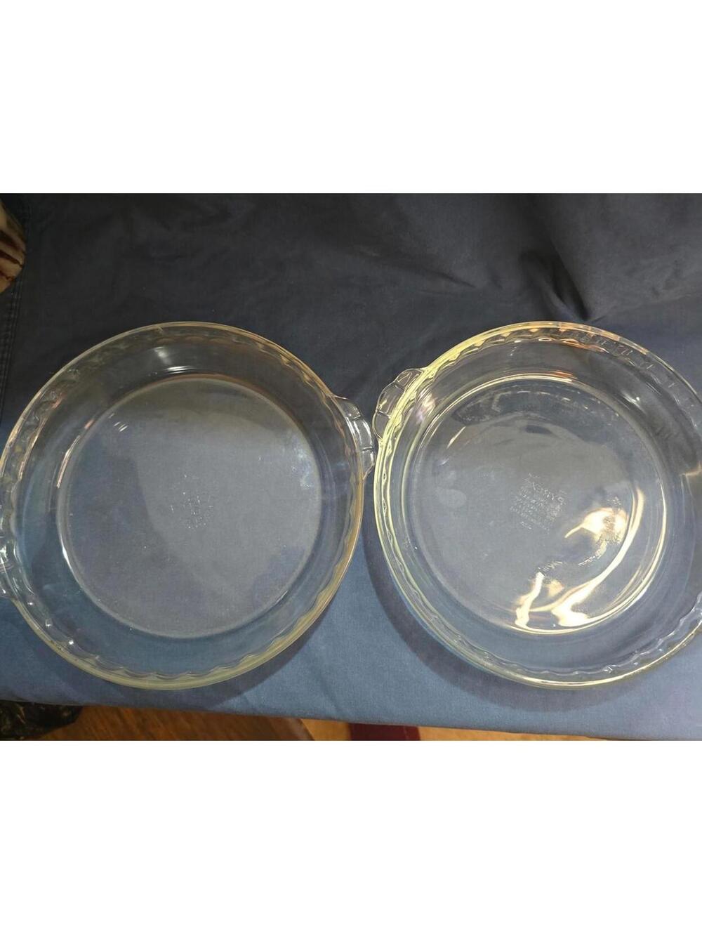 Vintage Pyrex 9.5" Clear Glass Pie Plates - Set of 2